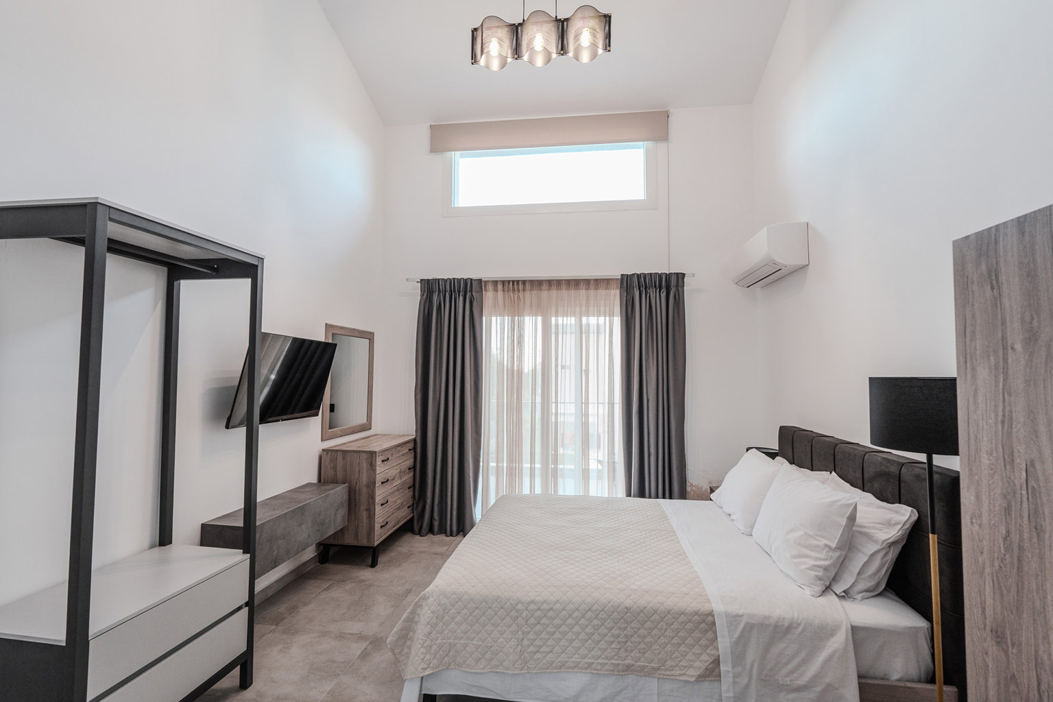 charisma suite family komitini