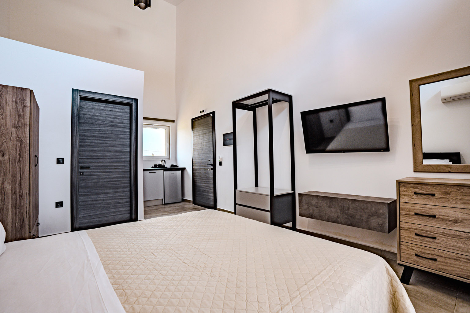 charisma suite family komitini